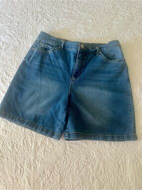 Gloria Vanderbilt Mid Blue Denim Jean Shorts